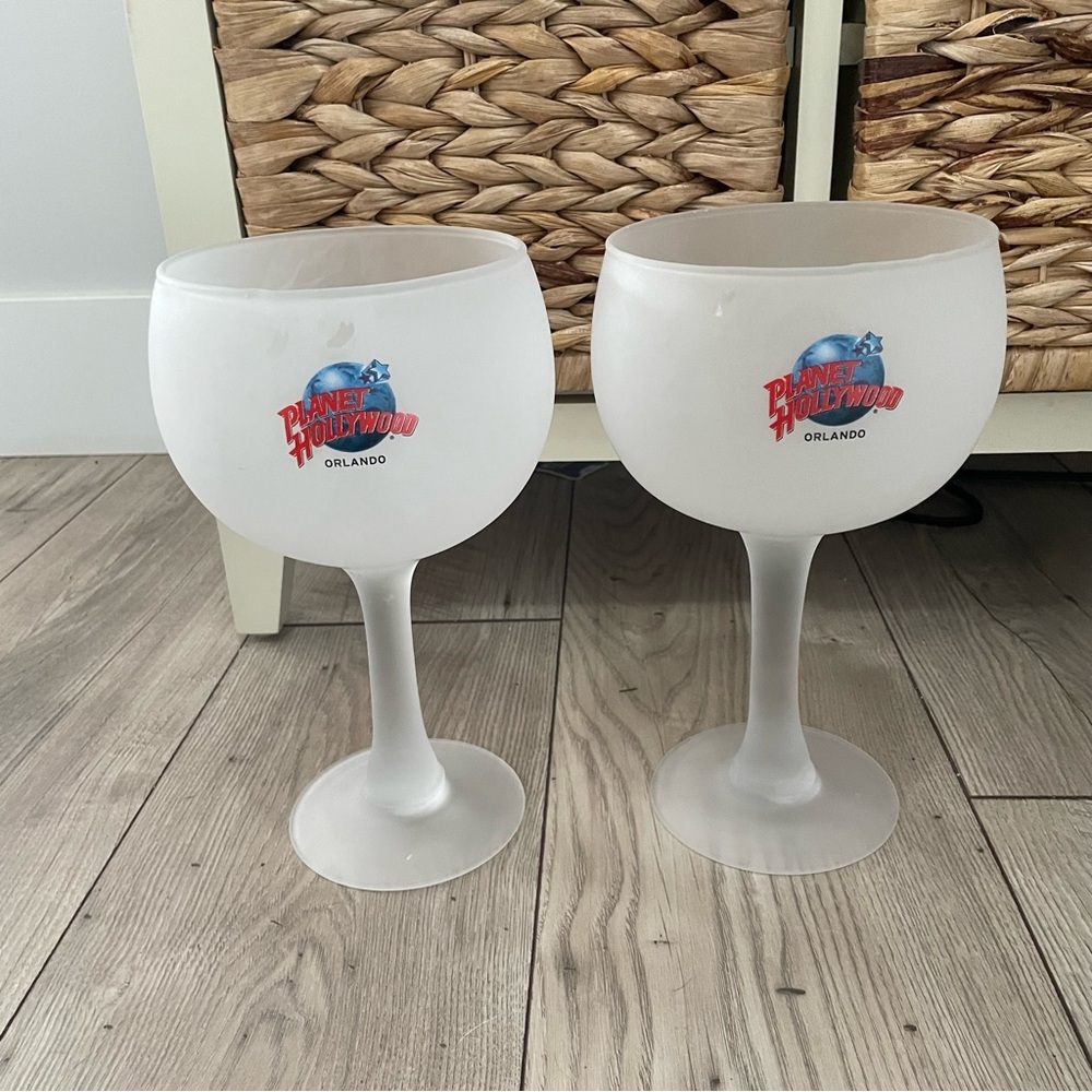 Planet Hollywood Frosted Glass Goblets - Set of 2 Collectables - Picture 6 of 12